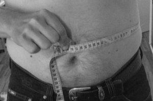 Medir la circunferencia de la cintura